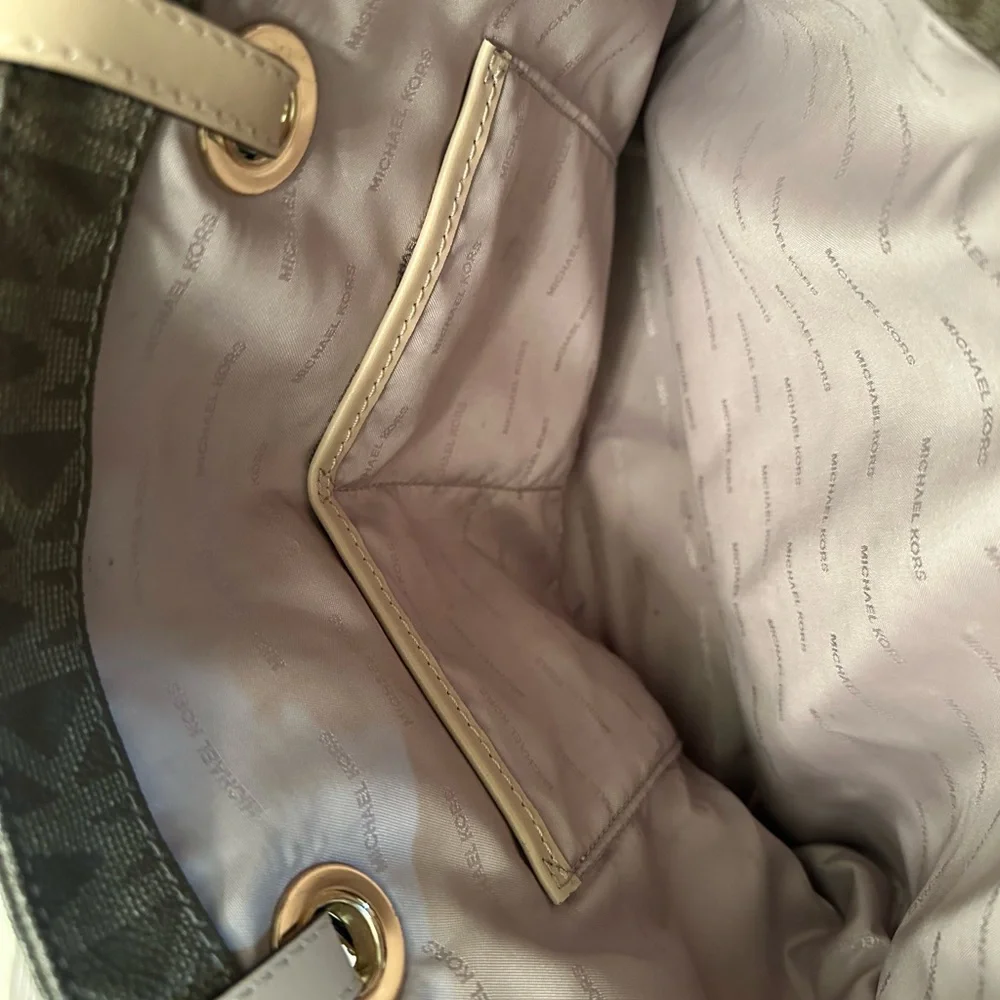 Authentic like new women’s Michael Kors, two tone brown, two strap leather purse - Picture 5 of 8